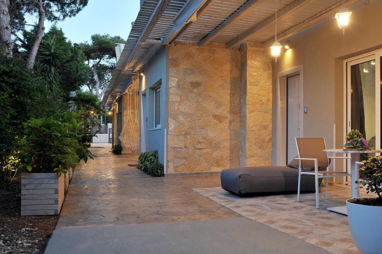 Alekos Luxury Suites Free 24H Transportation From - To Airport 아르테미다 외부 사진