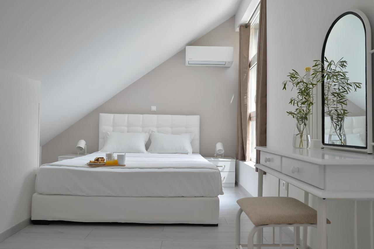 Alekos Luxury Suites Free 24H Transportation From - To Airport 아르테미다 외부 사진